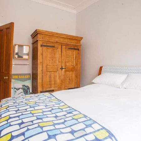 Modern, Light-Filled And Sleek West End Apartment Glasgow Zewnętrze zdjęcie