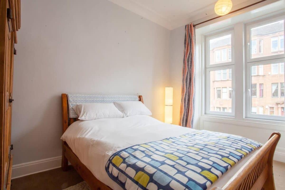 Modern, Light-Filled And Sleek West End Apartment Glasgow Zewnętrze zdjęcie
