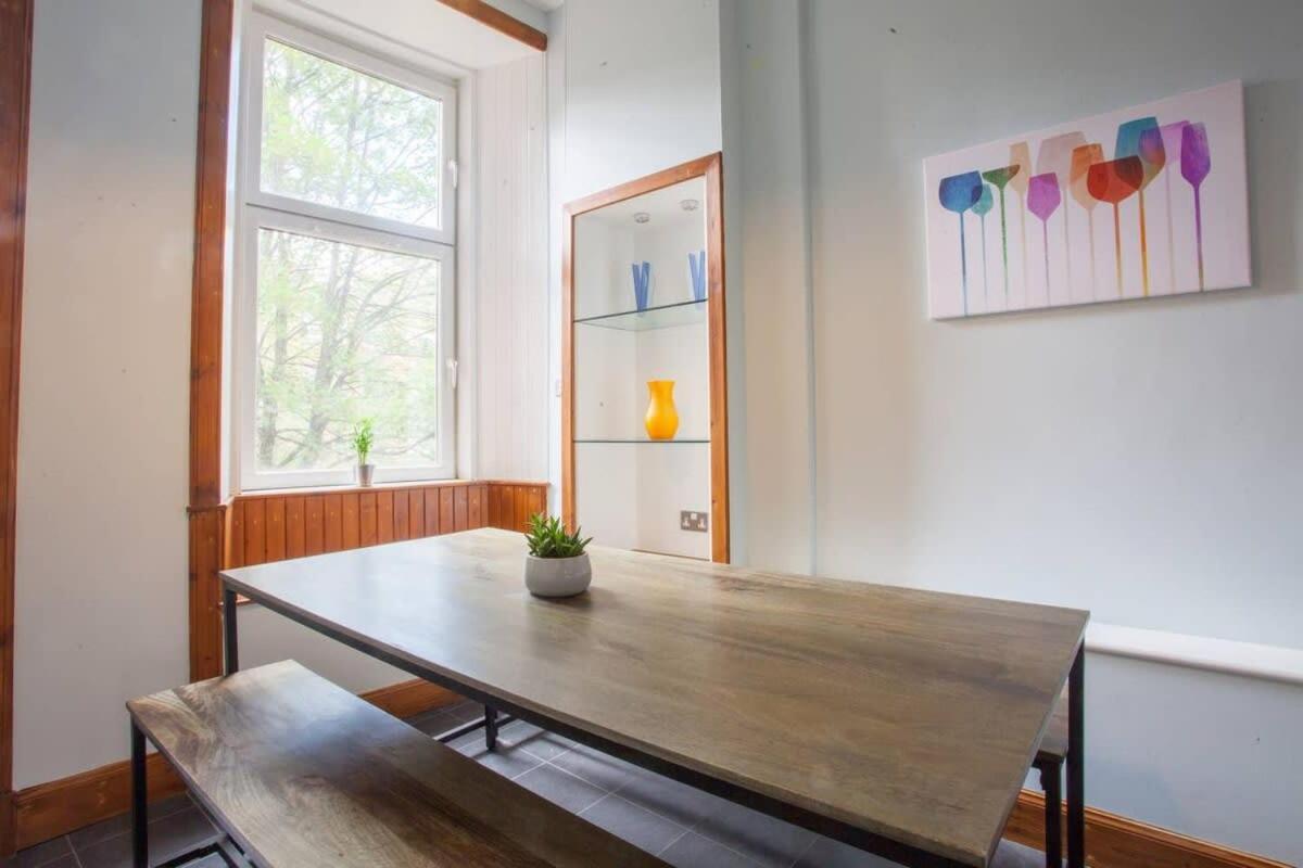Modern, Light-Filled And Sleek West End Apartment Glasgow Zewnętrze zdjęcie