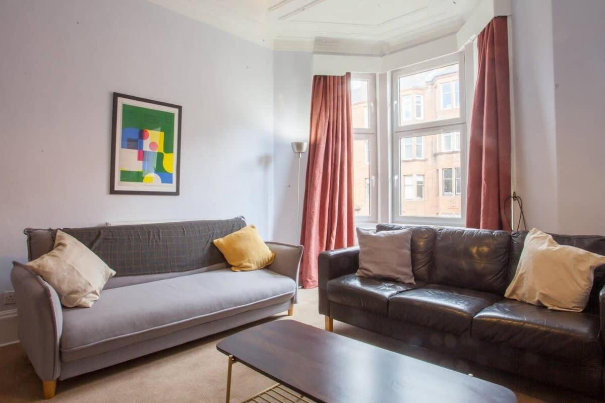 Modern, Light-Filled And Sleek West End Apartment Glasgow Zewnętrze zdjęcie