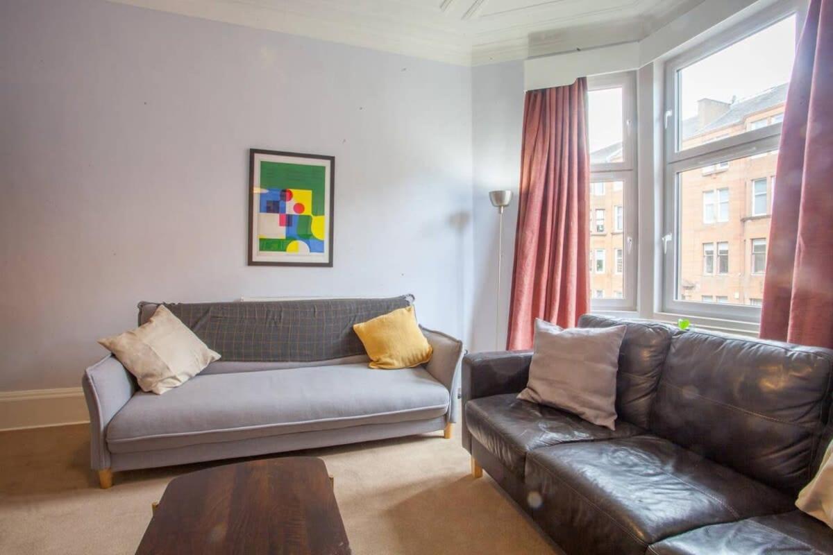 Modern, Light-Filled And Sleek West End Apartment Glasgow Zewnętrze zdjęcie