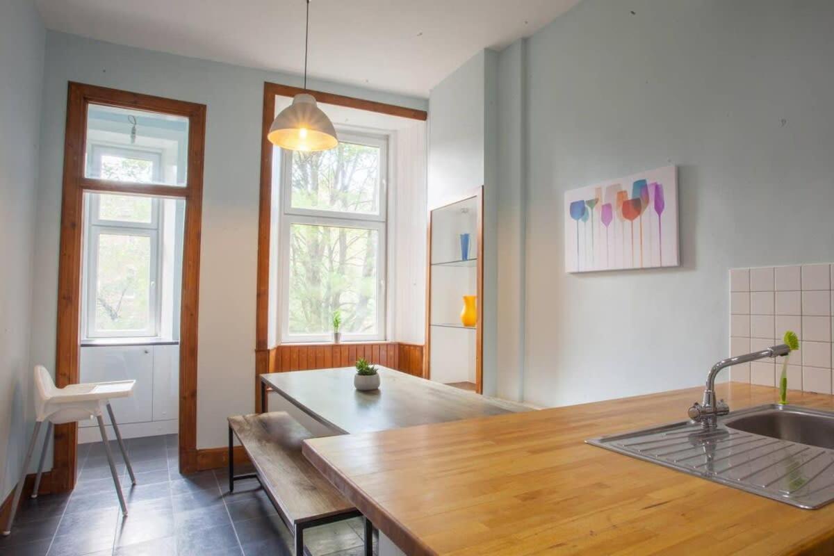 Modern, Light-Filled And Sleek West End Apartment Glasgow Zewnętrze zdjęcie