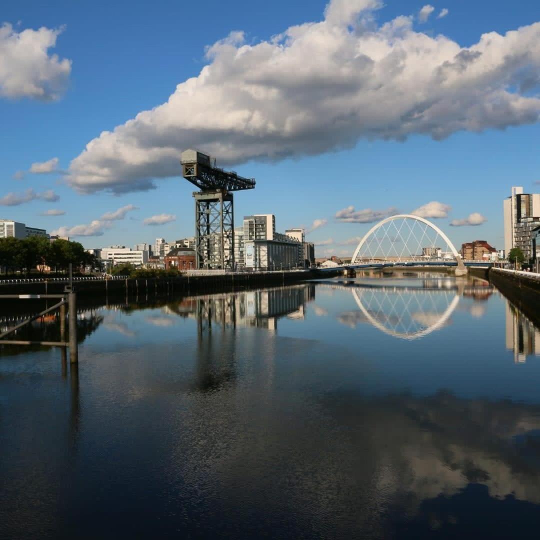 Modern, Light-Filled And Sleek West End Apartment Glasgow Zewnętrze zdjęcie