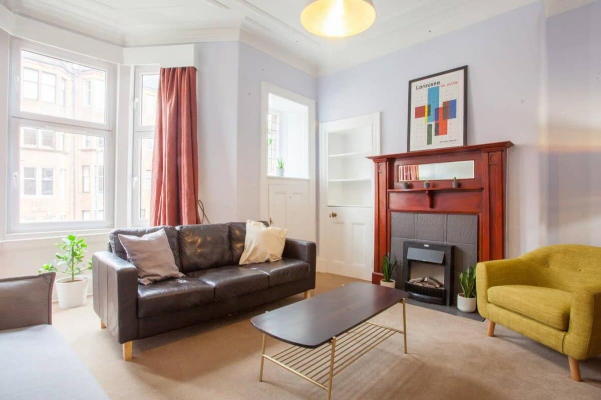 Modern, Light-Filled And Sleek West End Apartment Glasgow Zewnętrze zdjęcie