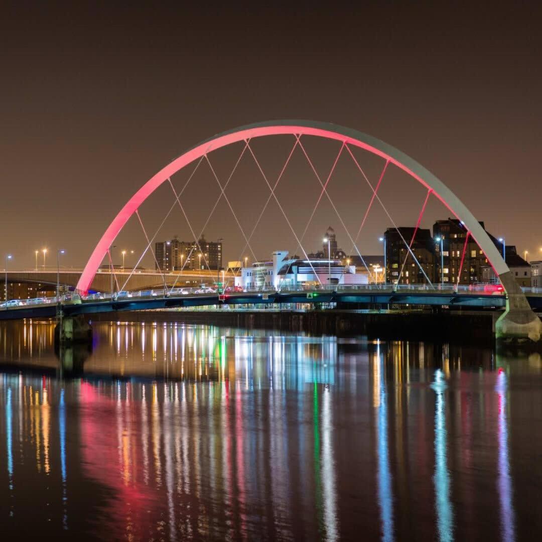Modern, Light-Filled And Sleek West End Apartment Glasgow Zewnętrze zdjęcie